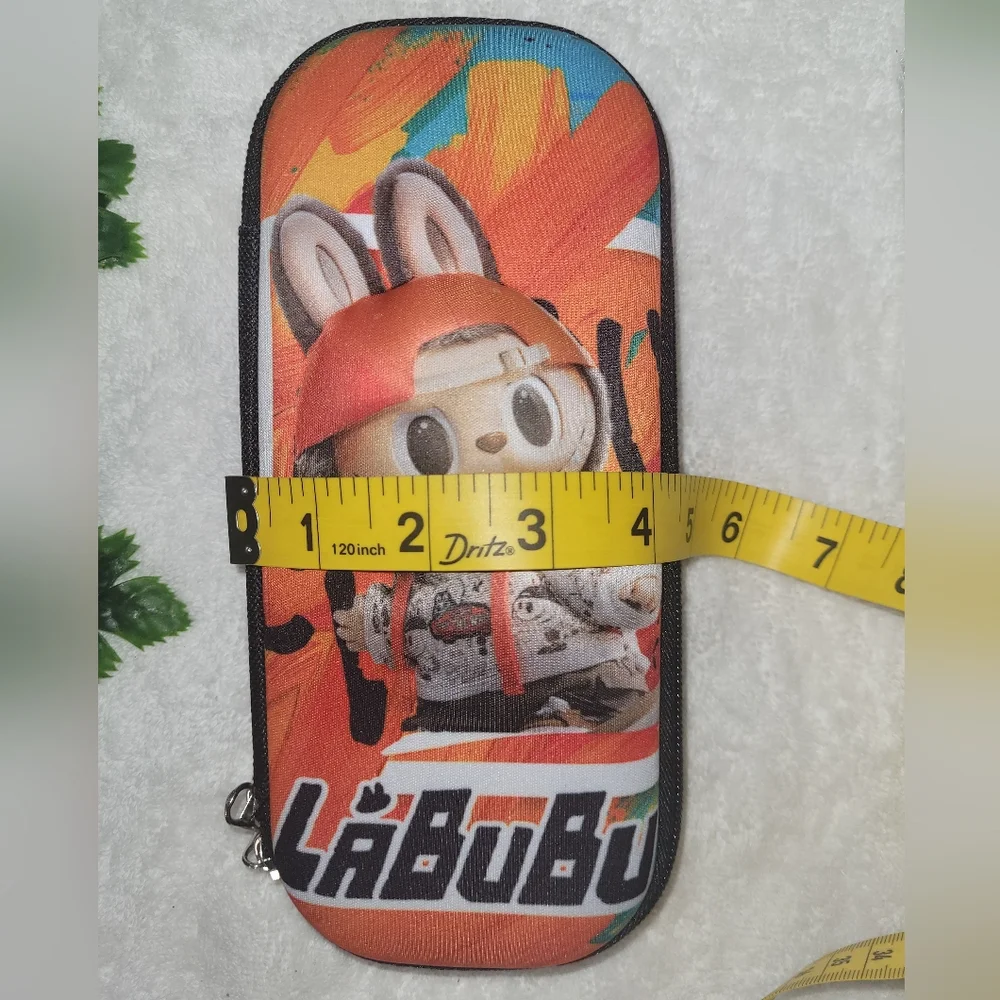 Pencil case or pencil case, with the design of the character Labubu. 3D